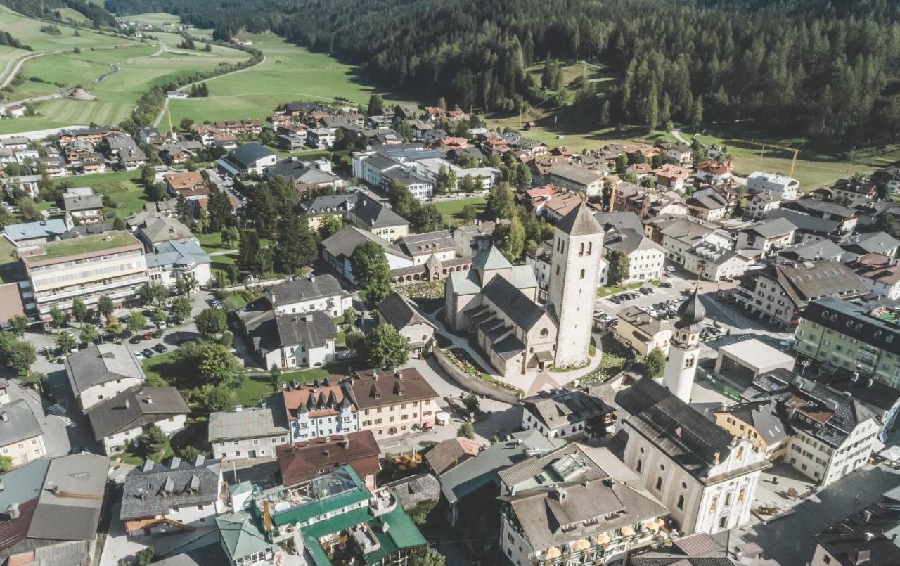 Hotel Villa Waldheim San Candido Eksteriør bilde