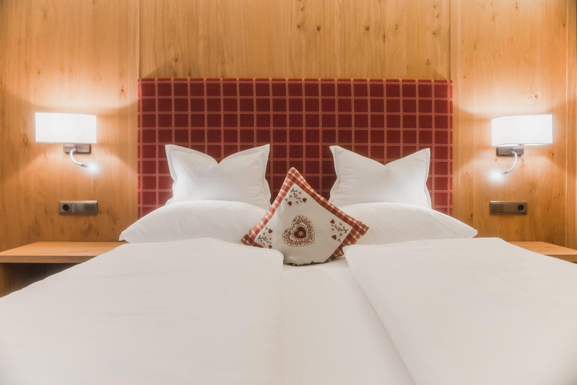 Hotel Villa Waldheim San Candido Eksteriør bilde
